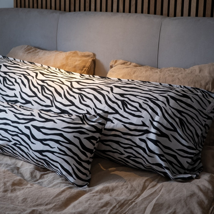 Body Pillow Hoes – Zebra (katoensatijn) image 2